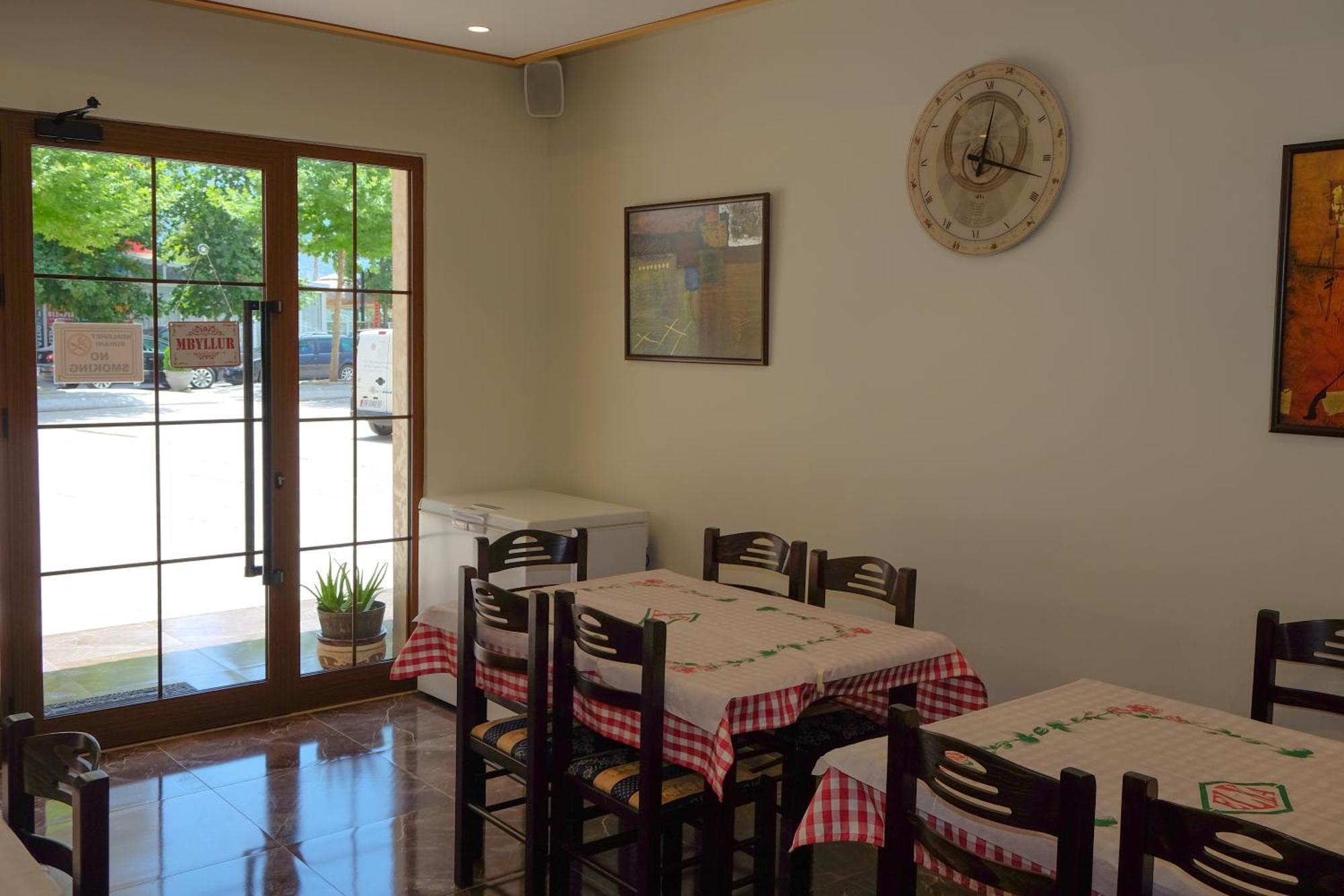 Laid Hotel Vlorë 外观 照片