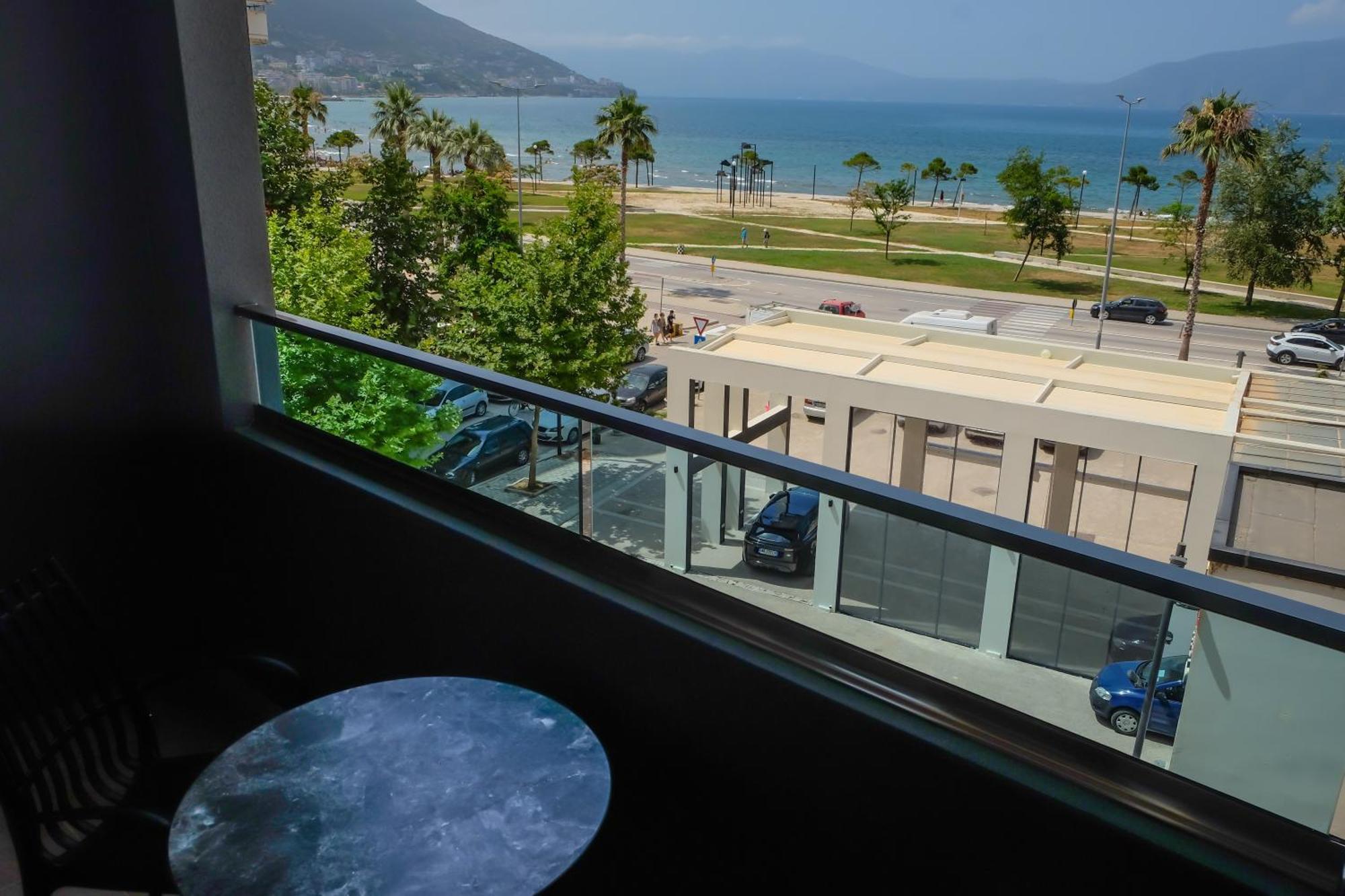 Laid Hotel Vlorë 外观 照片